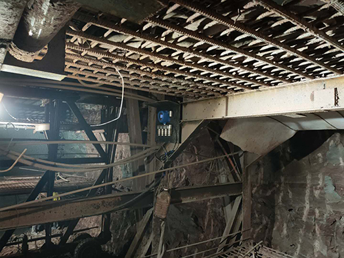 地下隧道四合一氣體檢測儀安裝現(xiàn)場